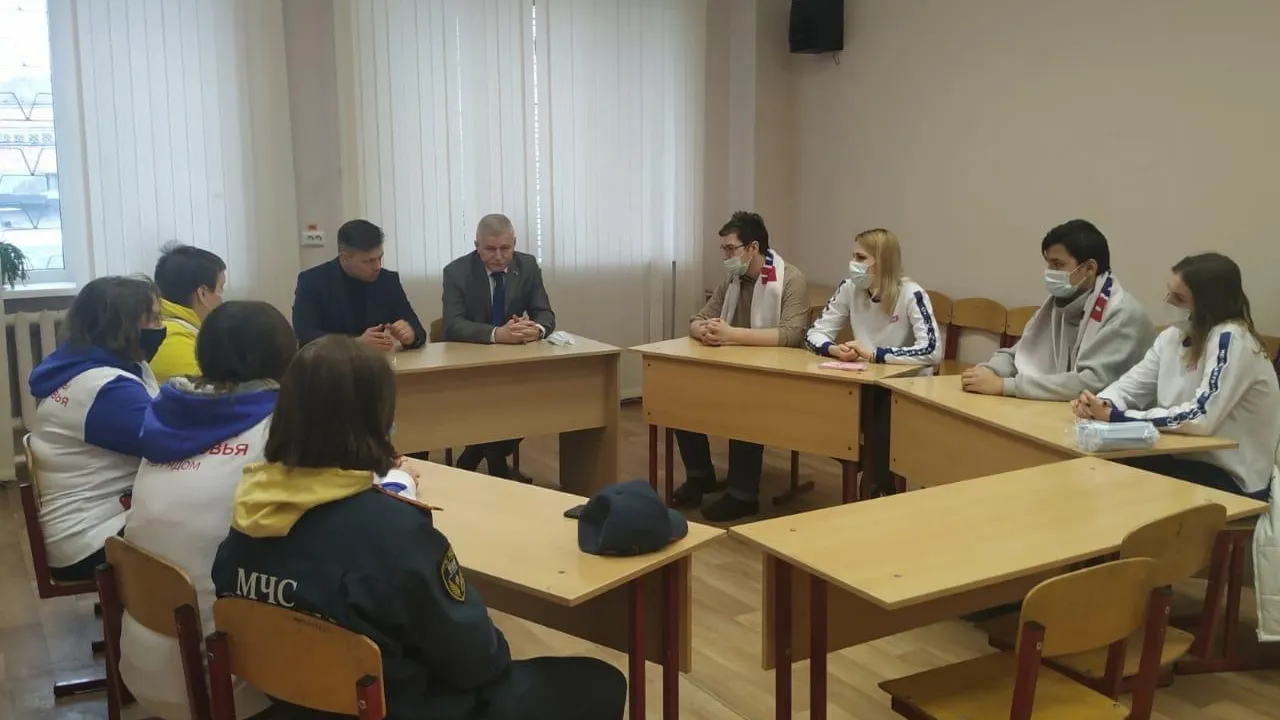 Депутат Мособлдумы организует выдачу комплектов формы волонтерам Подольска
