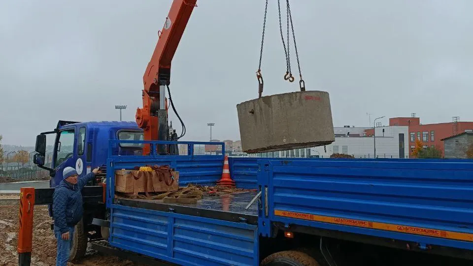 В Истре проводят обновление колодцев