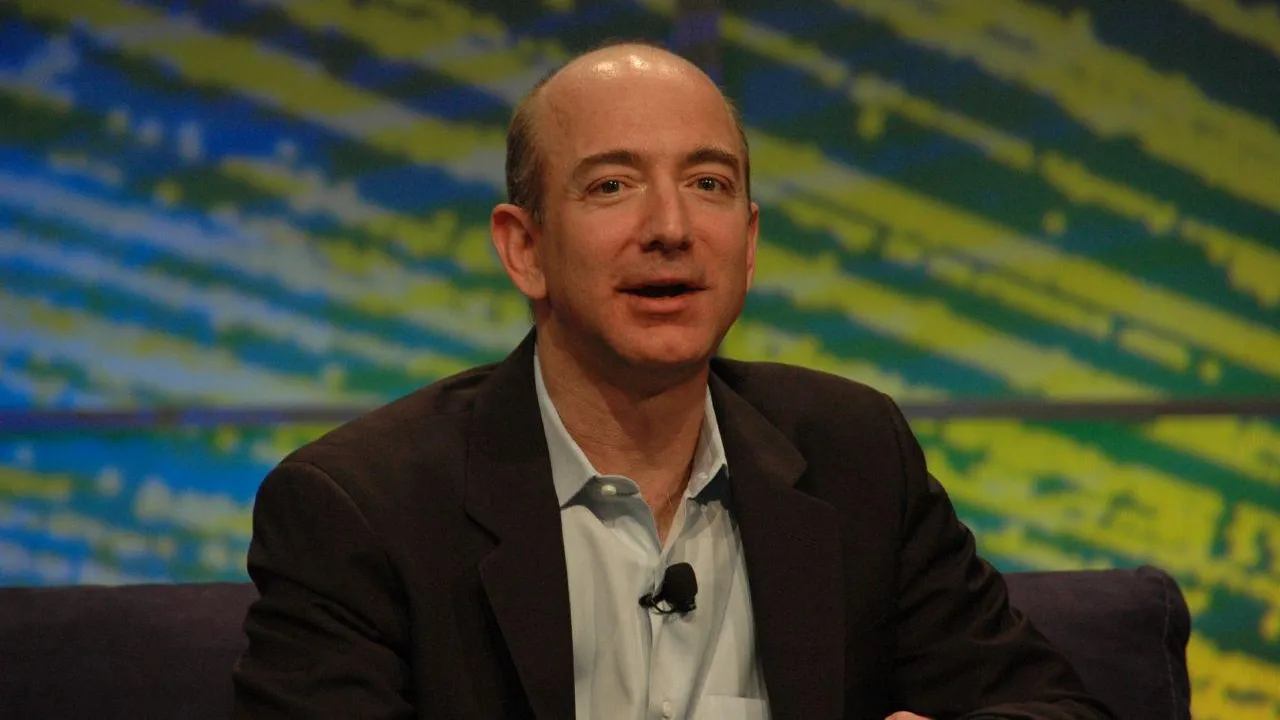Бизнесмен Джефф Безос продал акции Amazon на 2 млрд долларов
