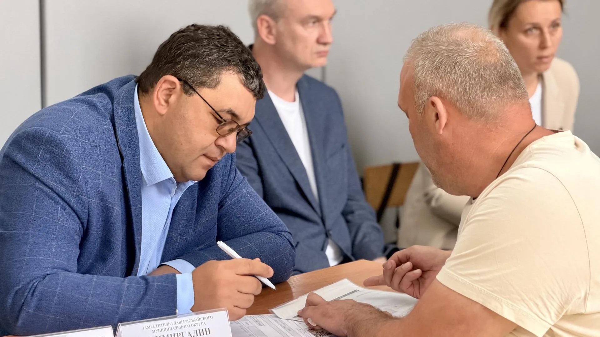 В Можайском округе выездную администрацию посетили 50 жителей