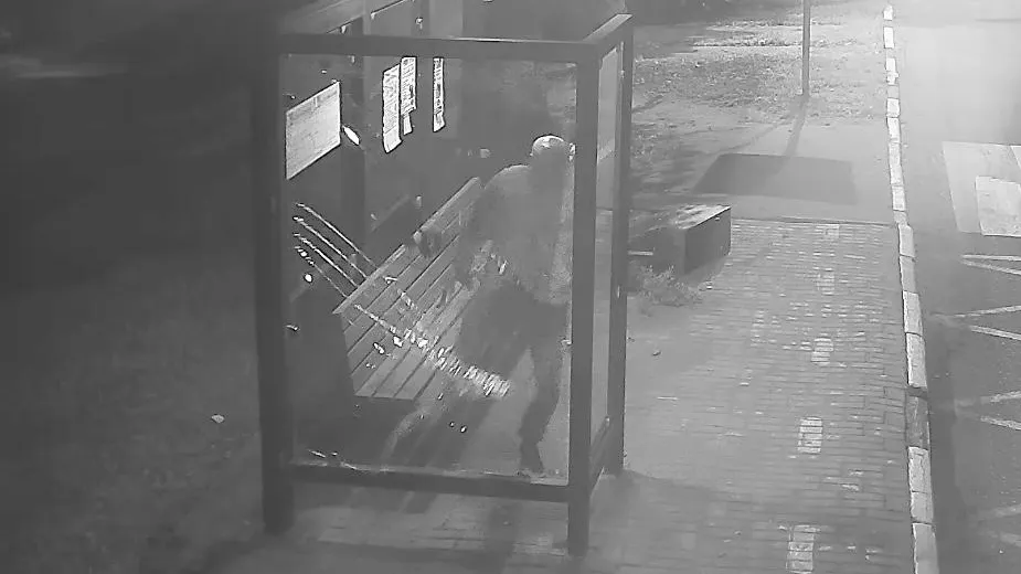 Система «Безопасный регион» помогла задержать мужчину, повредившего остановку в Коломне