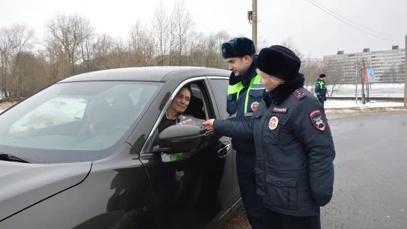 Инспекторы ГИБДД в Клину напомнили водителям о важности использования ремней безопасности
