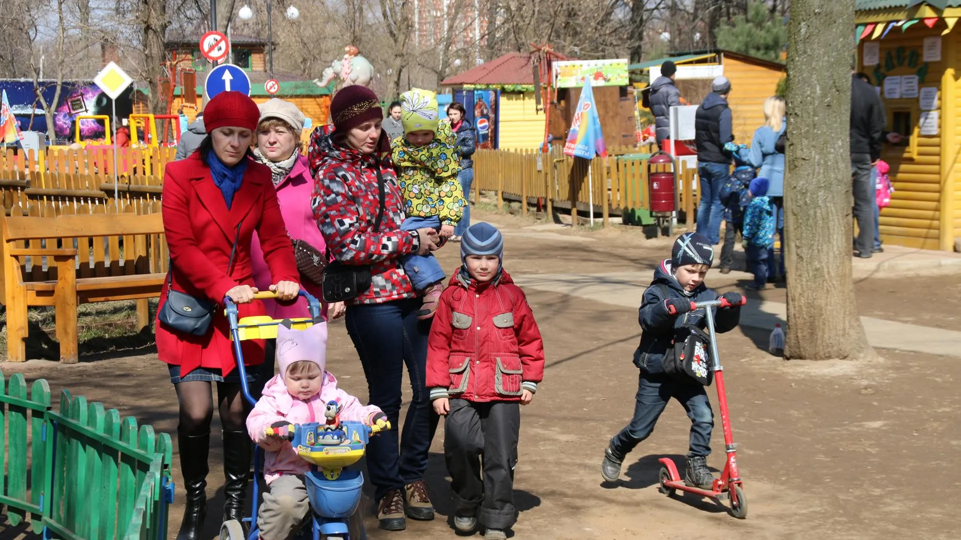 Более 3,5 тыс поломанных элементов выявили на детских площадках Подмосковья за 5 лет