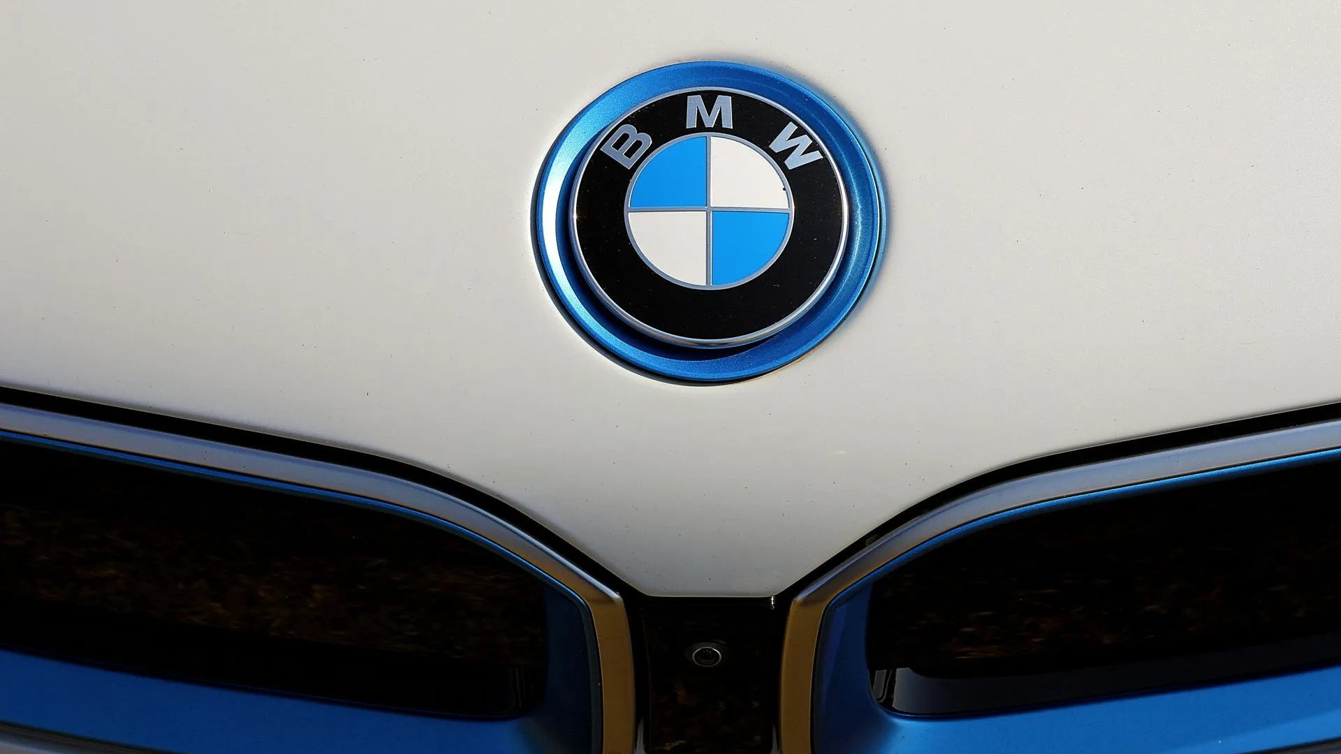 Погибшая у ТЦ в Краснодаре пассажирка BMW находилась в авто с любовником