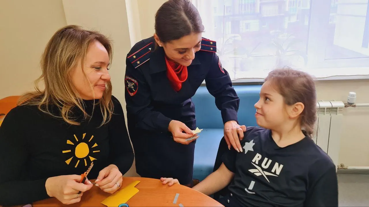 Школа № 9 в Домодедове провела мастер-класс по безопасности на День матери