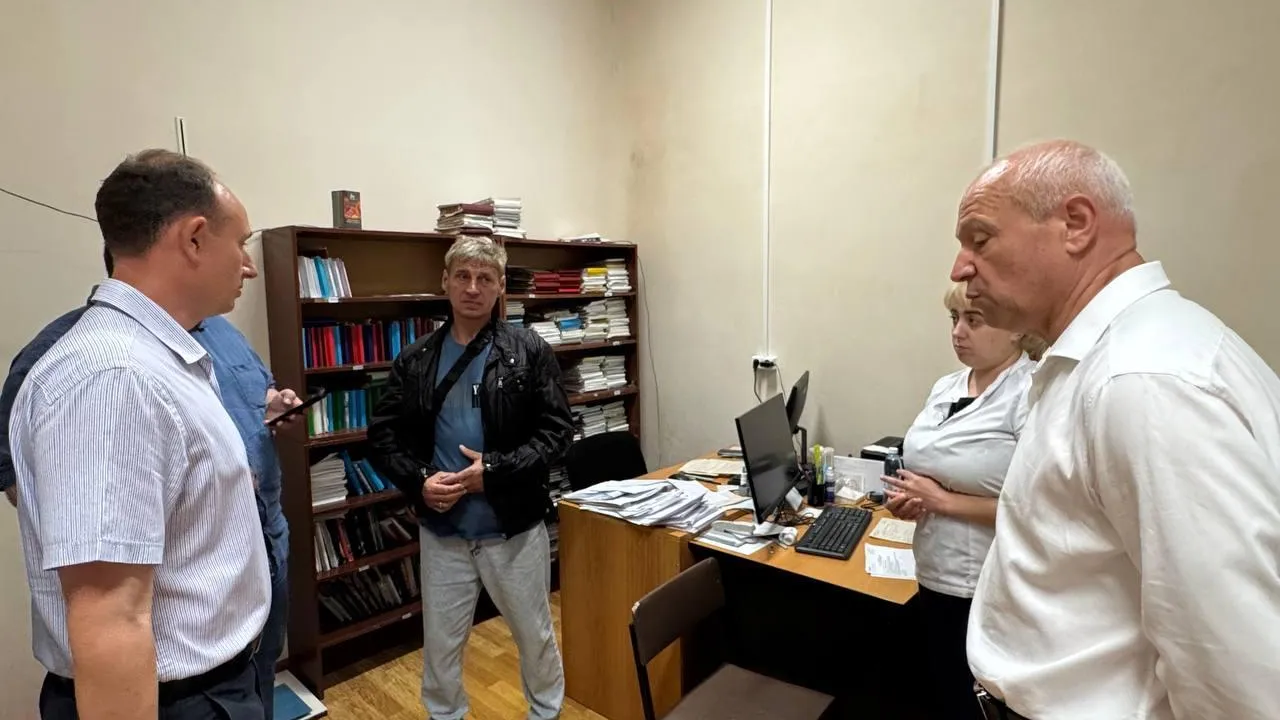 В Шаховской устраняют проблемы с канализацией в Серединской амбулатории