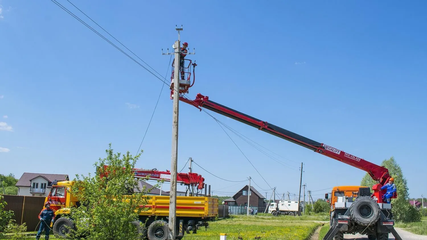 В 2 деревнях Серпухова повысили надежность и качество электроснабжения жителей