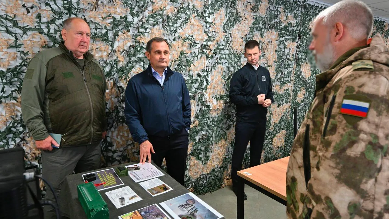 Брынцалов передал гумпомощь подмосковному пункту отбора на службу по контракту