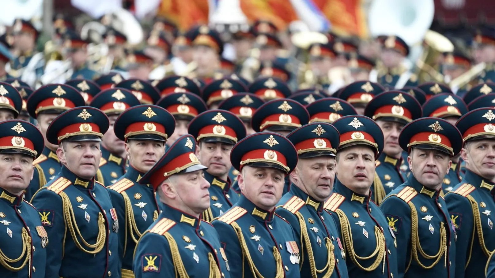 Более 10 тыс человек примут участие в параде Победы в Москве