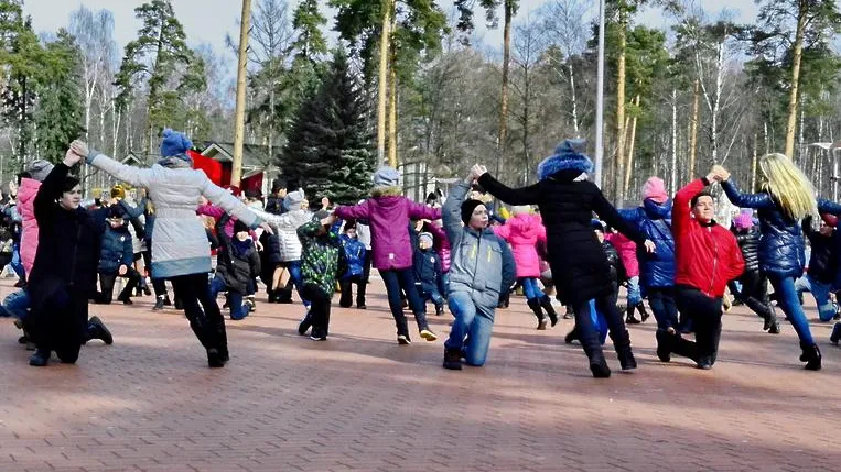 «Севастопольским вальсом» в Подмосковье отметили 5‑летие присоединения Крыма к России