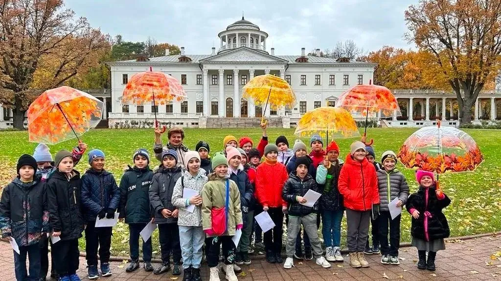 Ученики Дубровицкой школы округа Подольск посетили усадьбу Остафьево
