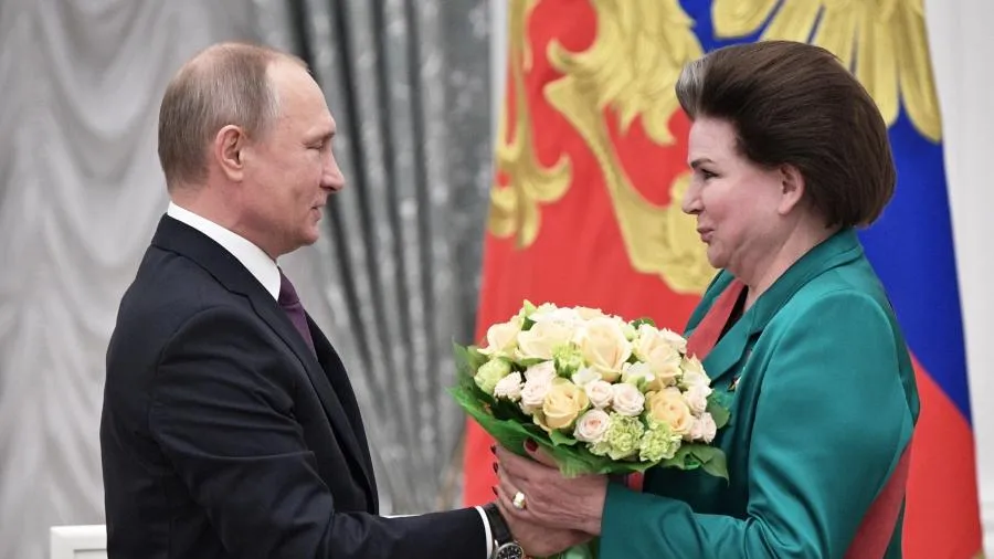 Путин поздравил с днем рождения первую в мире женщину‑космонавта Терешкову