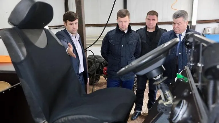 Глава Балашихи Юров протестировал новый болотоход