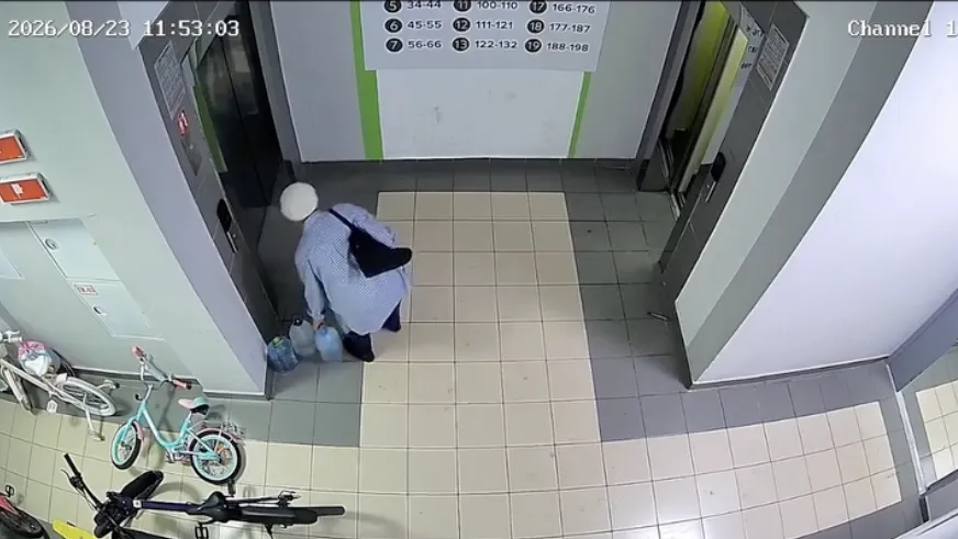 В Казани пенсионерка украла 15 литров воды в подъезде и попыталась замести следы