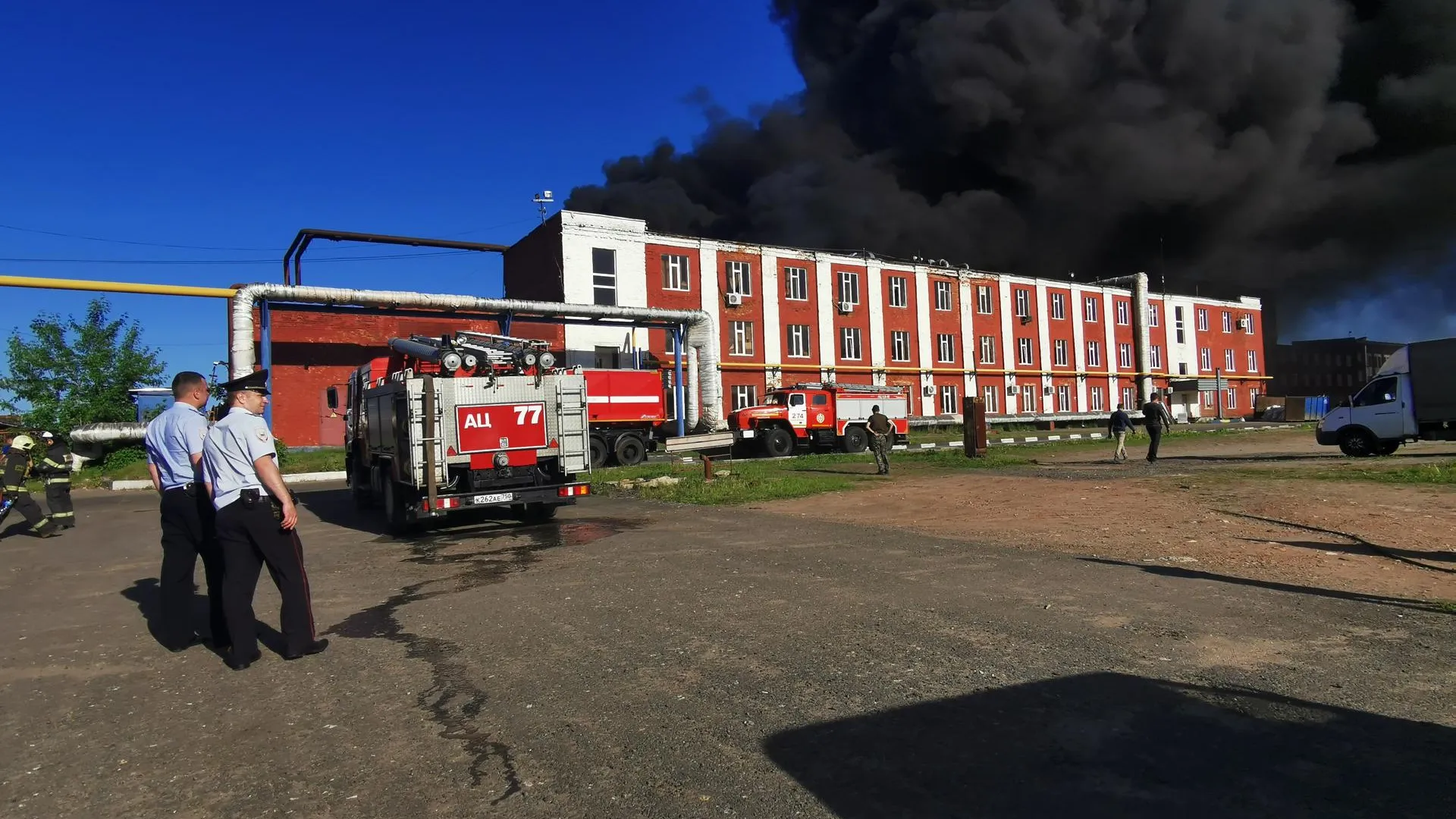 В Подольске ликвидировали крупный пожар на промзоне