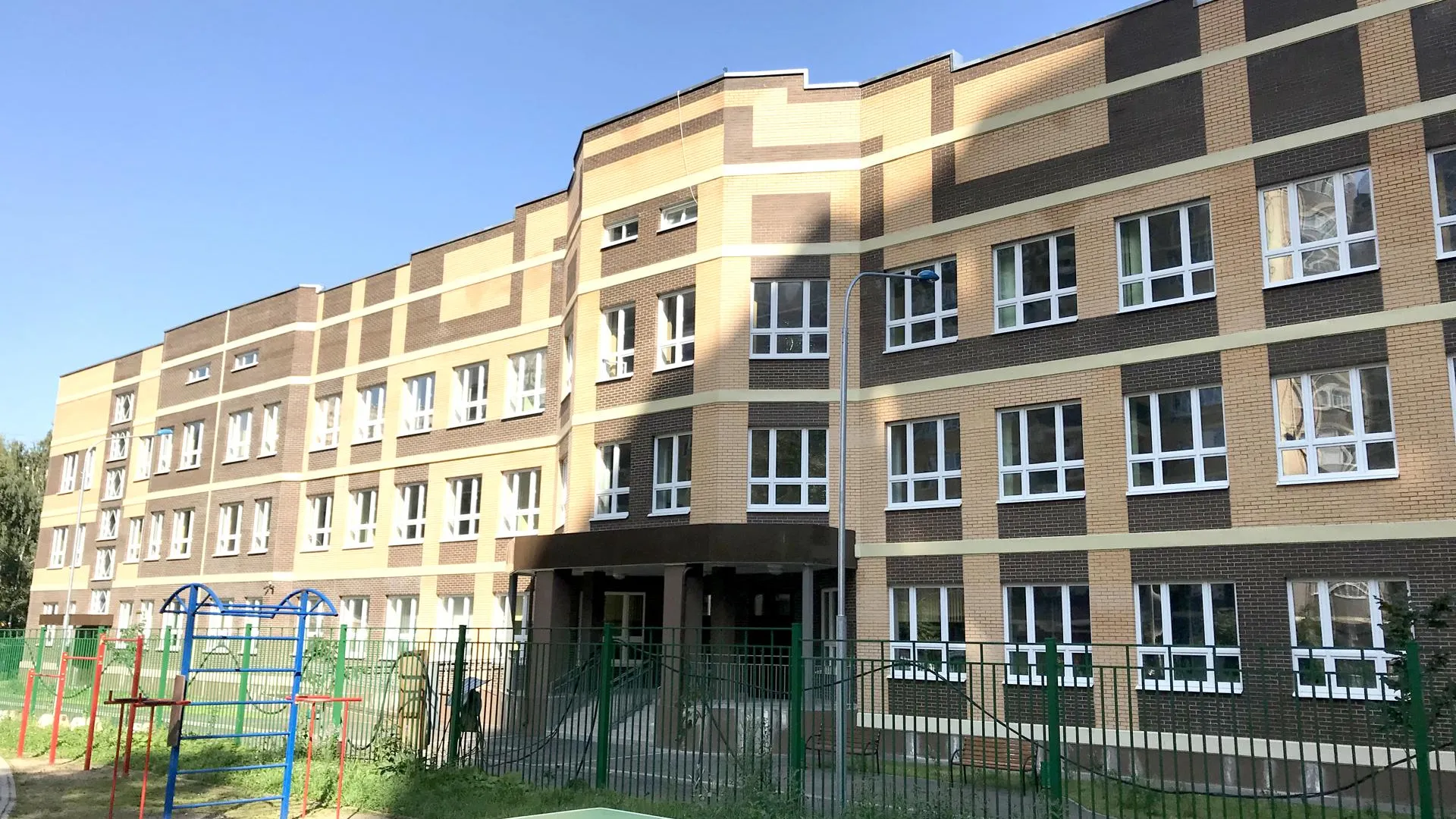 Школу на 300 мест построили в Долгопрудном