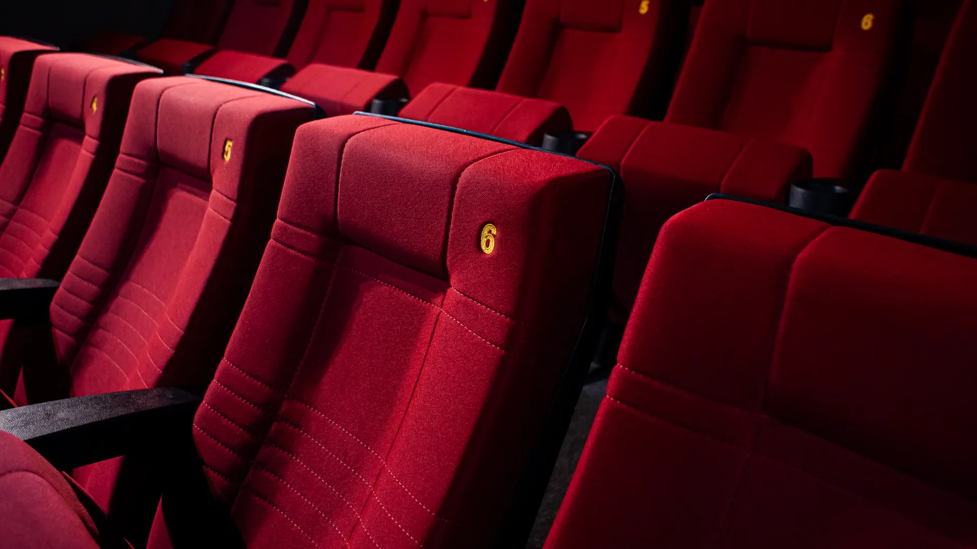 Средняя стоимость билетов в кино и театр выросла в Кузбассе