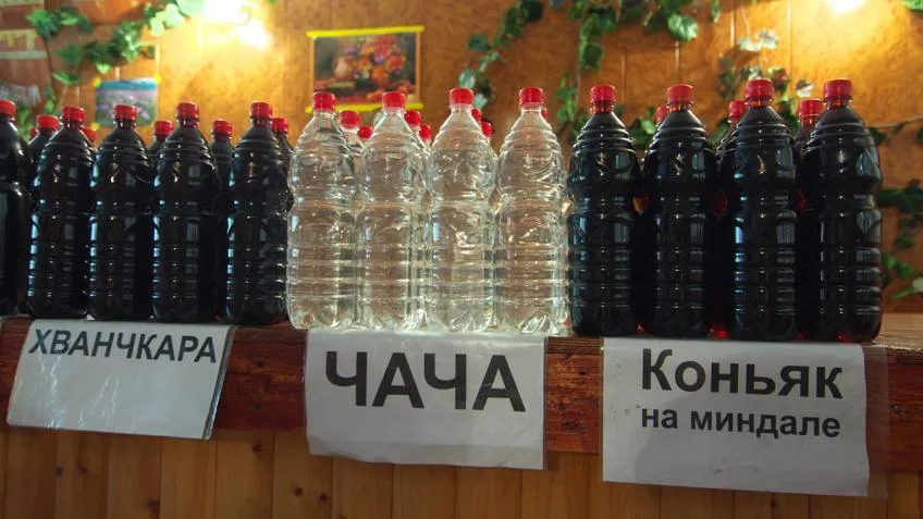 В Сириусе закрыли точку продажи чачи, которой отравились люди