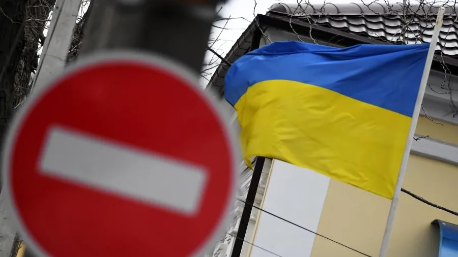 Политолог: при переговорах Киев поставят перед фактом, а посредником может стать Пекин