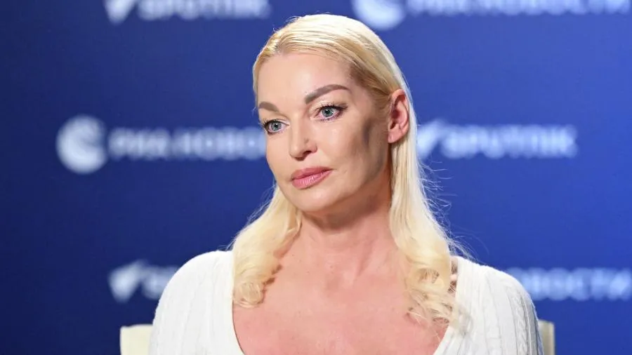 Волочкова не получит 5 млн от затопившего квартиру ТСЖ: ФССП свернула дело