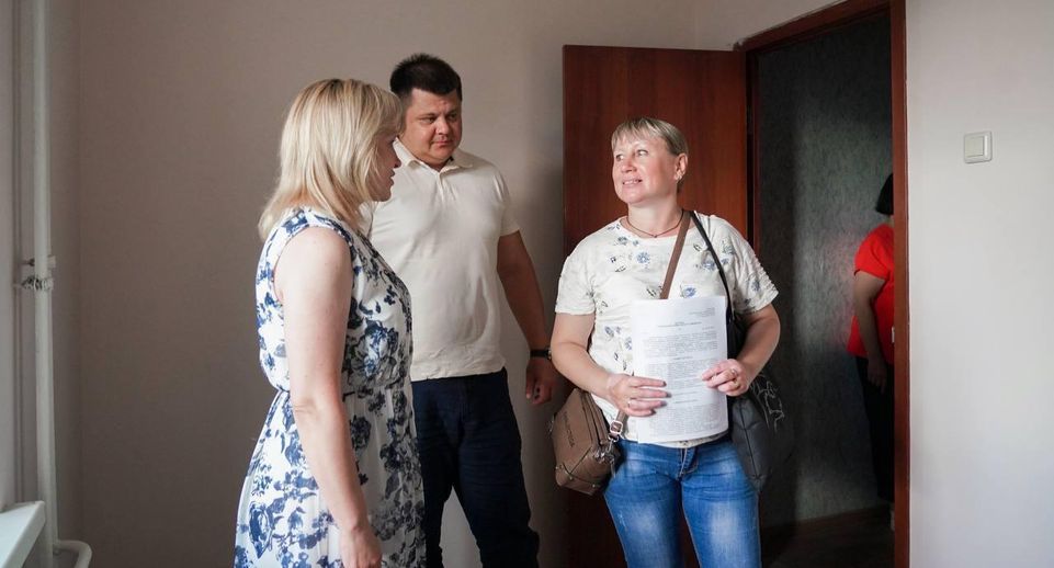 Клинчанке, стоящей в очереди на получение жилья, выдали ключи от квартиры