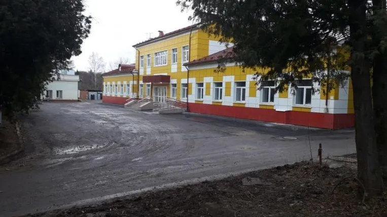 Мебель начали завозить в новую пристройку детского центра «Родина» в Подольске