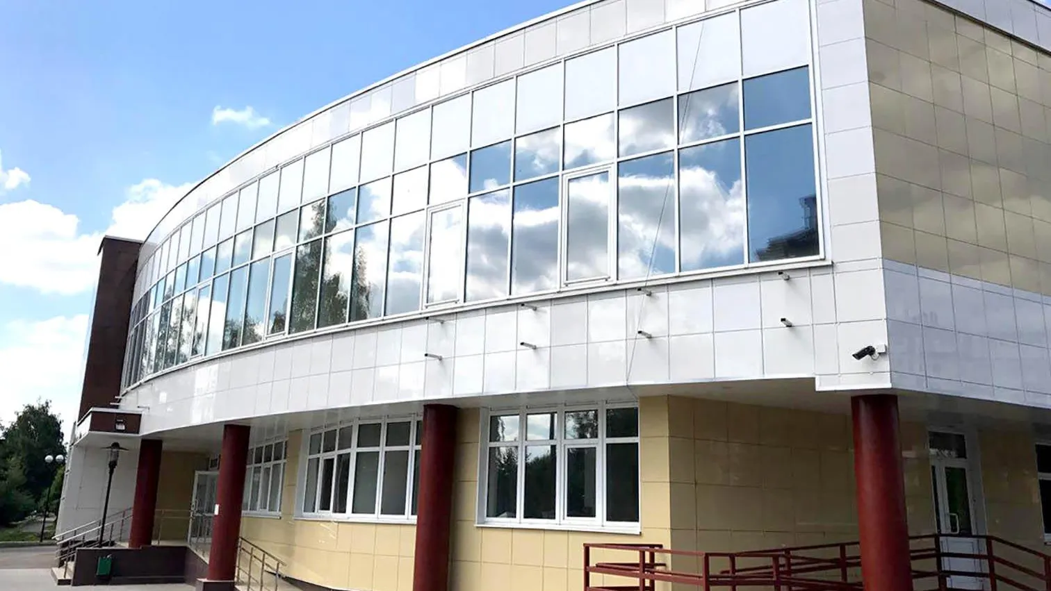 Более 60 нежилых зданий Подмосковья отремонтировали по предписанию Госадмтехнадзора в июле