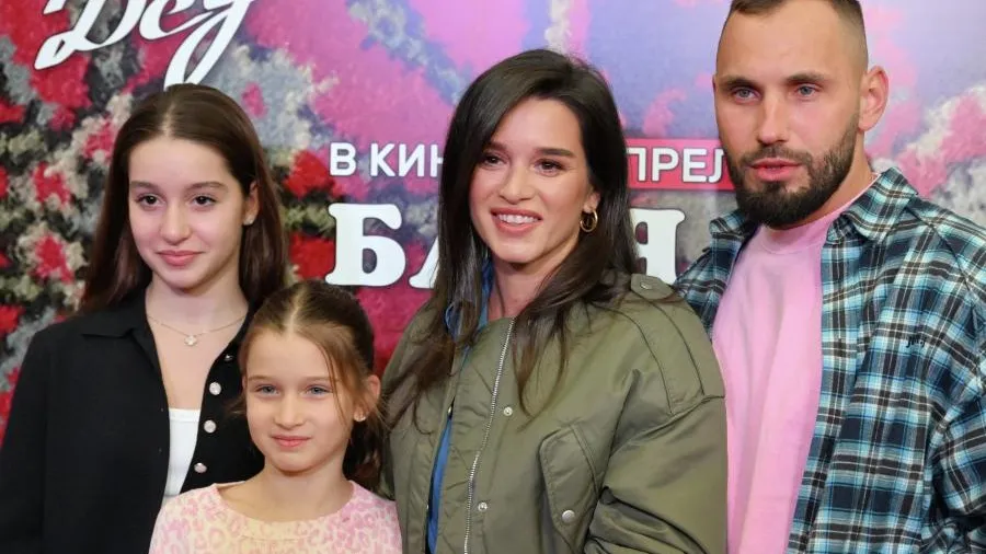Одно машино-место: стало известно приданое поженившихся Бородиной и Сердюкова