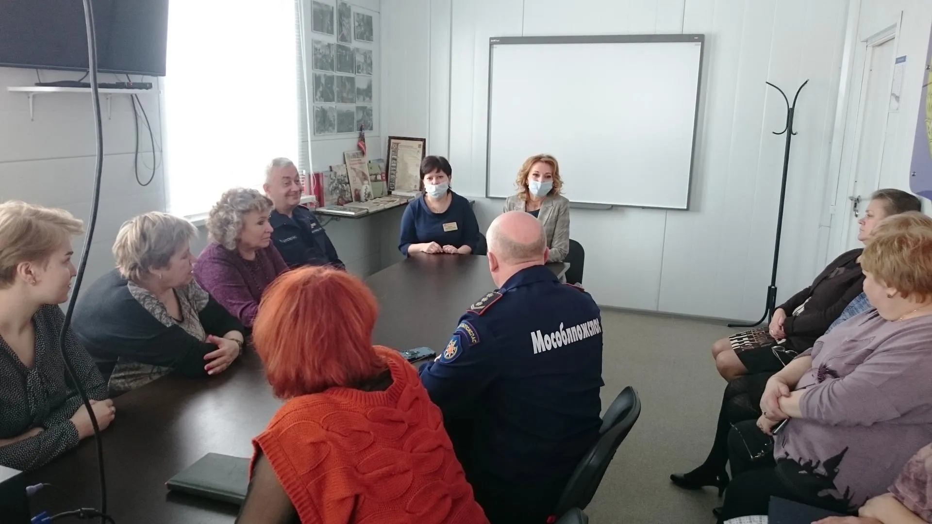 Пожарным Подольска разъяснили преимущества вакцинации от коронавируса