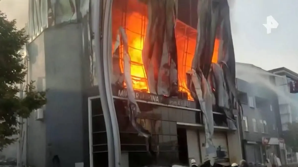 Шесть человек пострадали при взрыве на парфюмерной фабрике