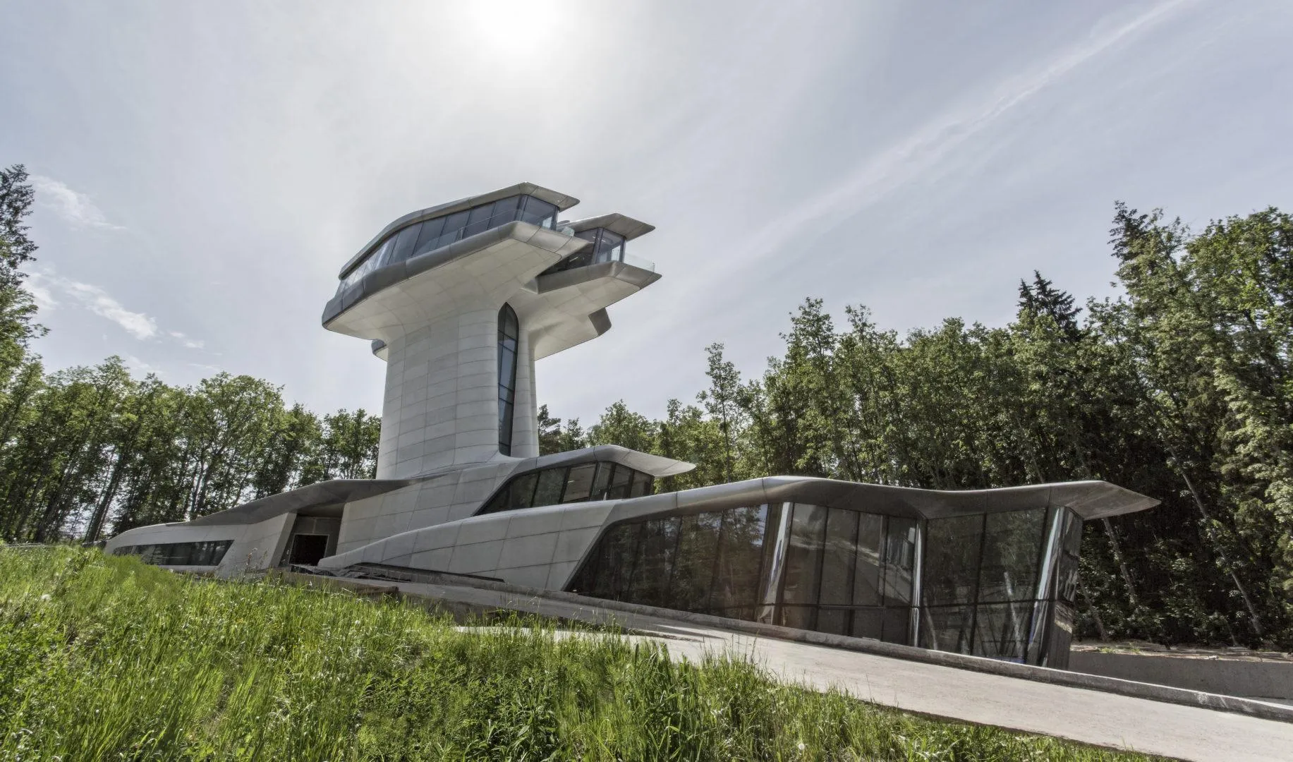сайт архитектурных проектов zaha-hadid.com