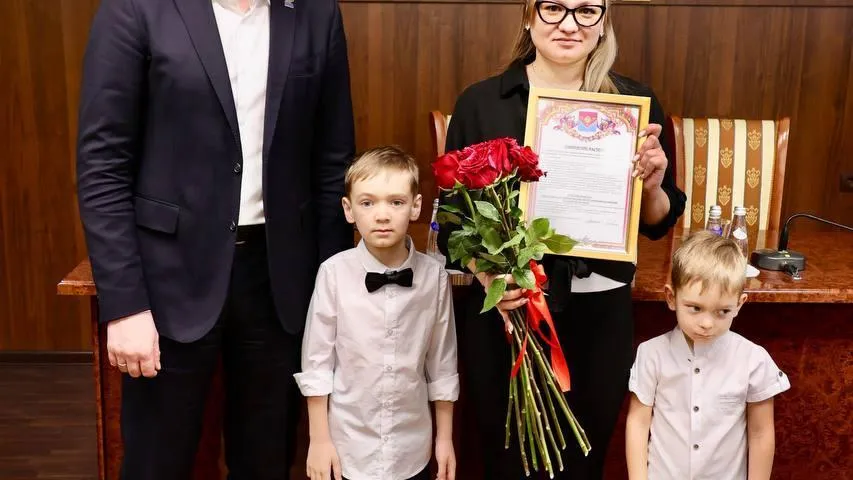 Шесть молодых семей получили жилищные сертификаты в Павлово-Посадском округе