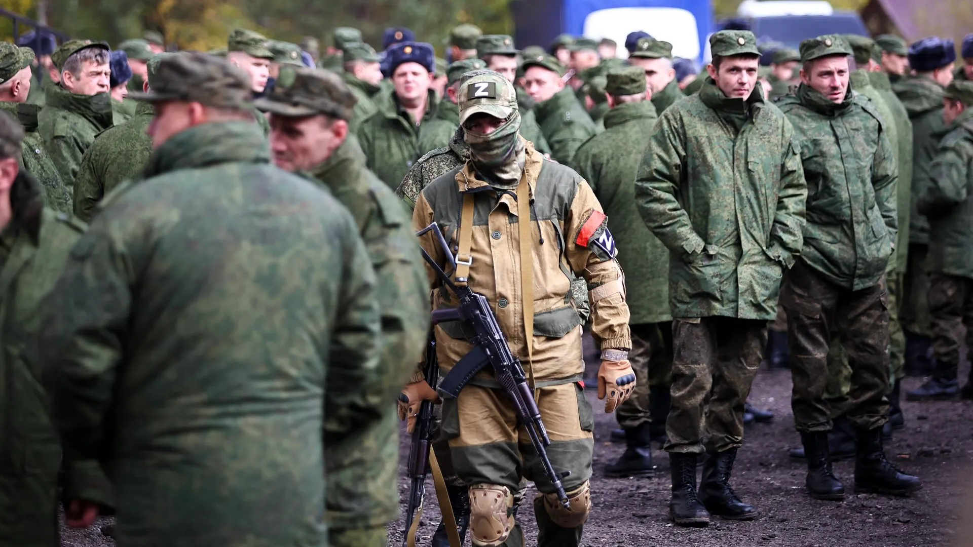Доброволец с позывным Эд подписал контракт на военную службу в Балашихе