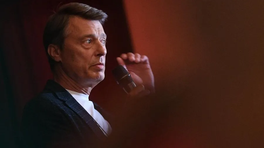 Агрессивную опухоль нашли у звезды «Молодежки» Анатолия Лобоцкого