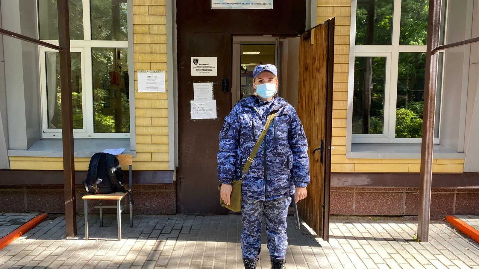Росгвардейцы обеспечивают общественную безопасность на выборах в Щелкове