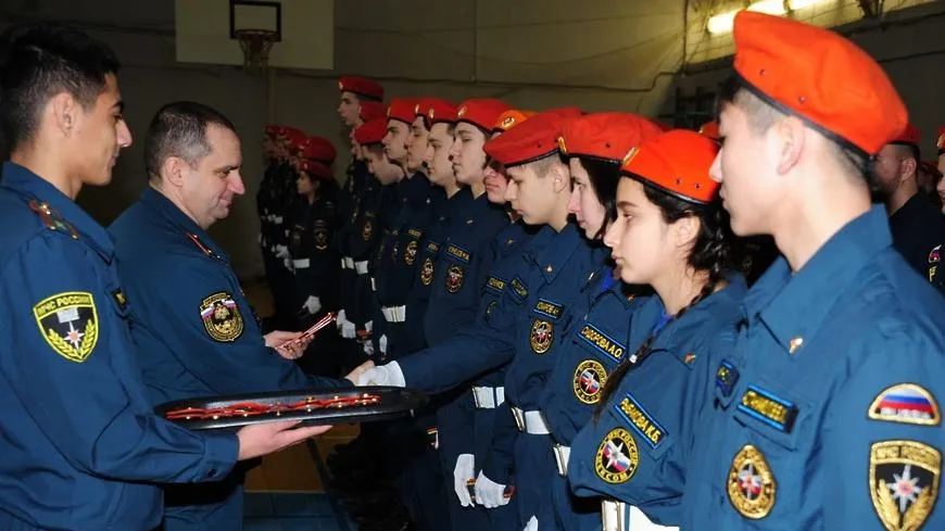 Будущим спасателям в Подольске вручили первые погоны