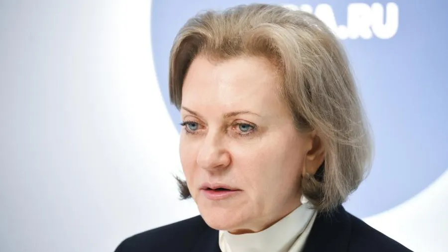 Глава Роспотребнадзора назвала вирусы, которые грозят россиянам за рубежом