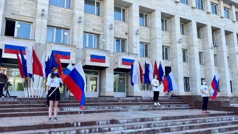 На пяти площадках Люберец проходят праздничные мероприятия ко Дню России