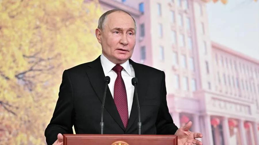 Репортаж о Владимире Путине в Харбине обернулся скандалом с крестами