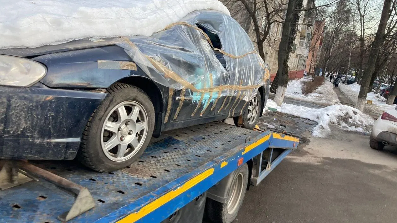 Жителей Люберец просят сообщать в администрацию о бесхозных машинах
