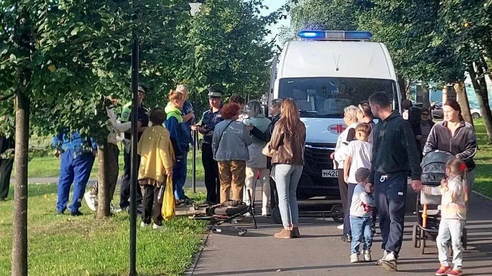 Подростки на электросамокате сбили мать с ребенком в подмосковном Дмитрове