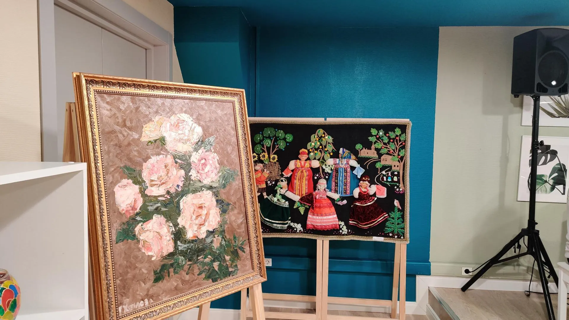 В химкинском клубе «Активное долголетие» открылась выставка творческих работ