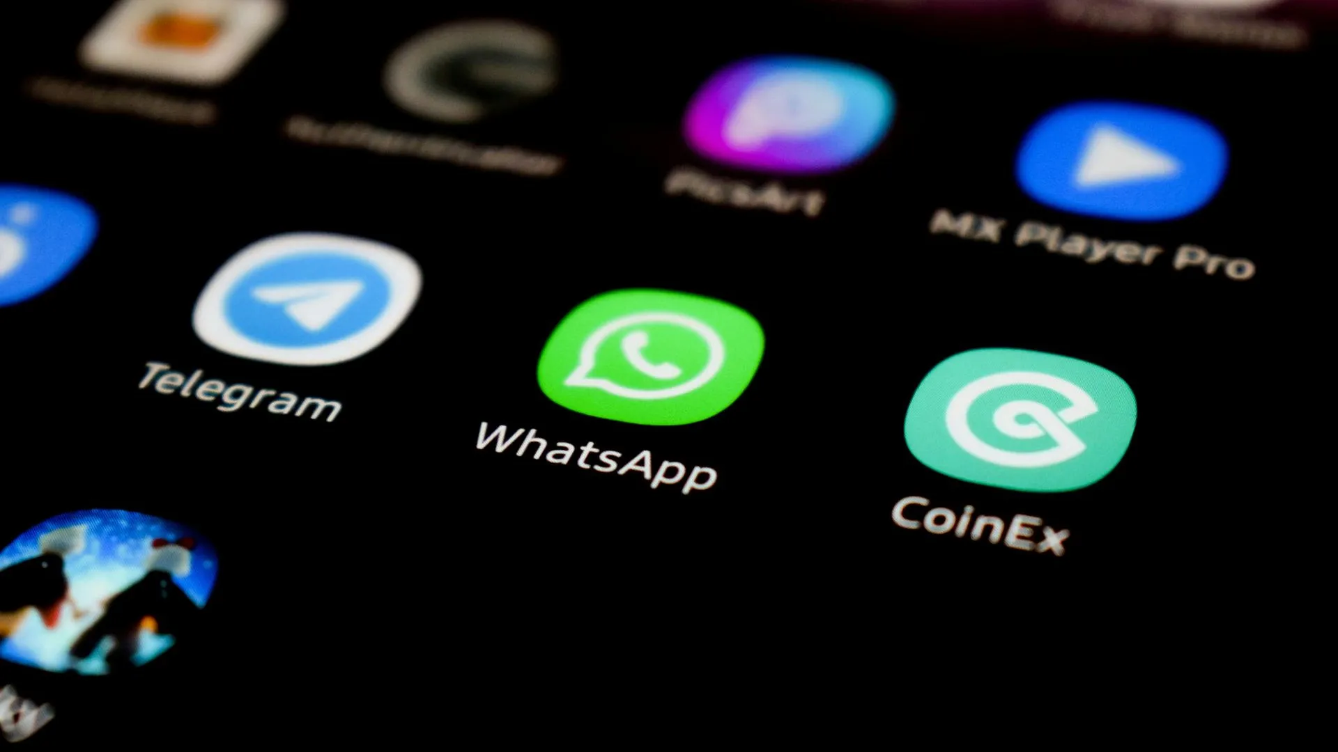WhatsApp* автоматически устанавливал вредоносное ПО на устройства пользователей
