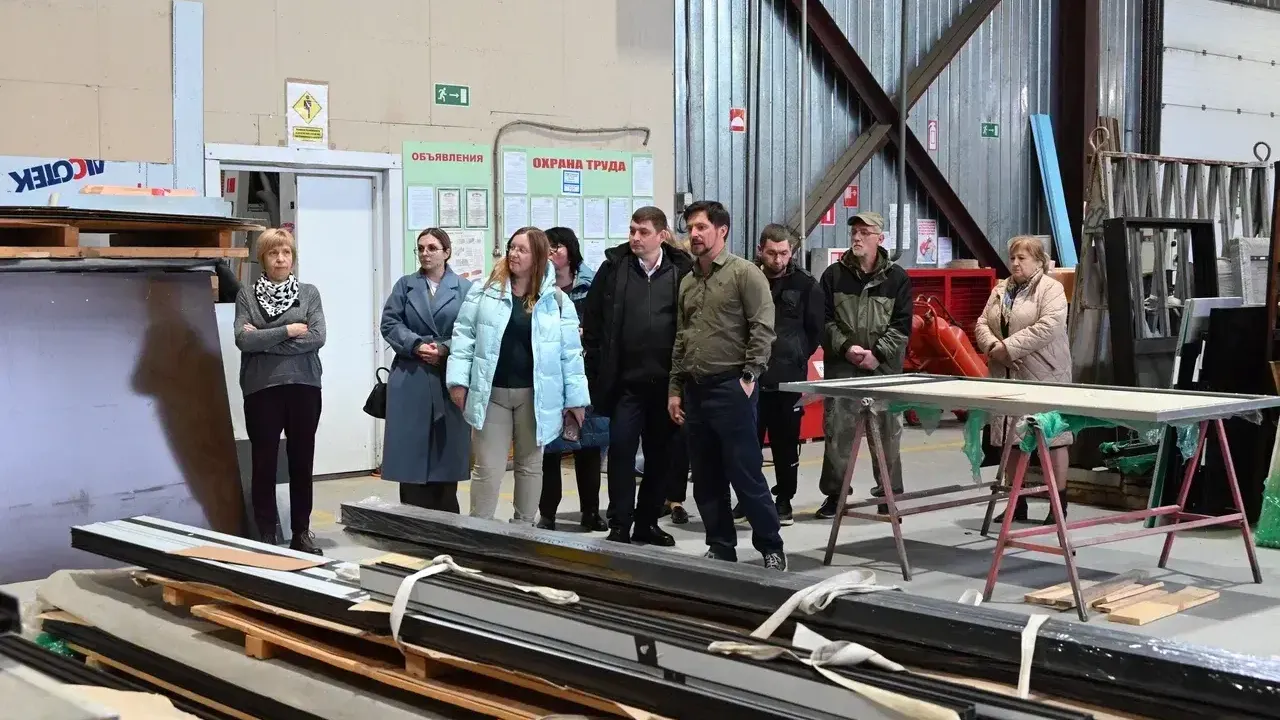 Участникам СВО в Ленинском провели экскурсию по программе «Промышленный туризм»