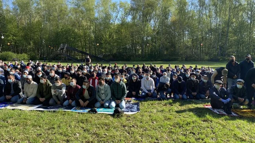 В Люберцах более 1,3 тыс мусульман совершили намаз в честь Ураза‑байрама