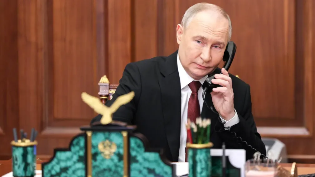 Путин и Макрон по телефону обсудили ситуацию на Ближнем Востоке