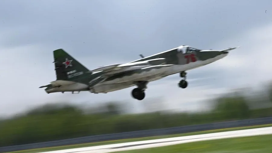 Самолет Су-25 рухнул в Приморье
