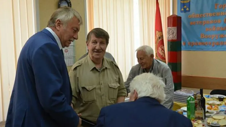 Глава Жуковского встретился с ветеранами ВОВ в день 75‑летия начала Курской битвы