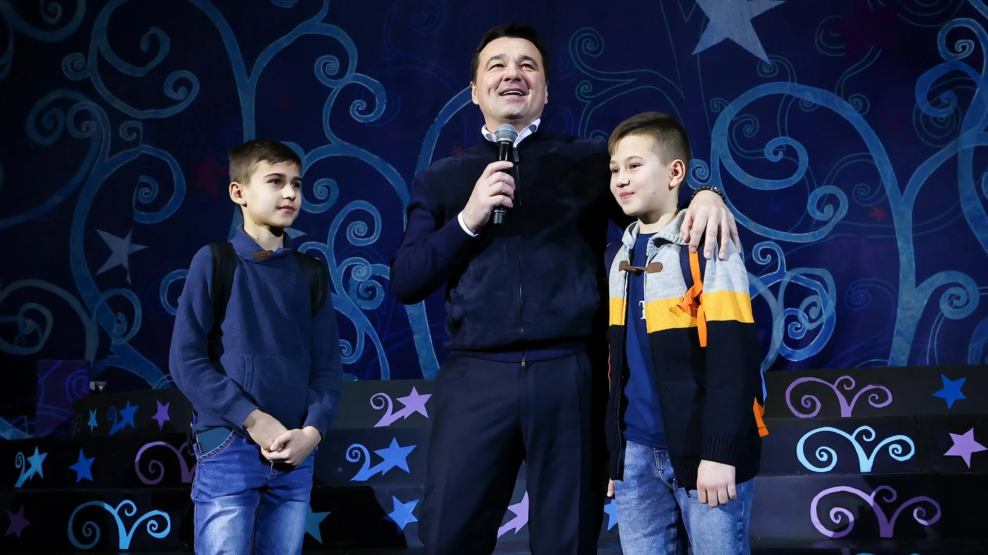 Андрей Воробьев дал старт новогоднему представлению в «Крокус Сити Холле»
