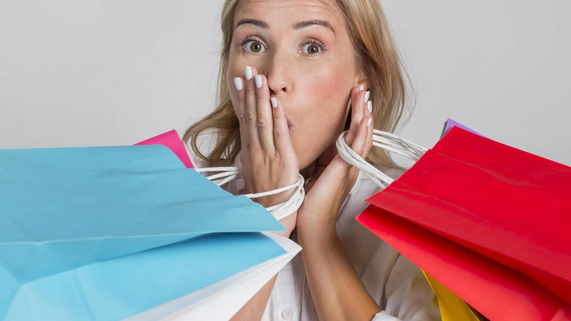 Праздничный шопоголизм: как избежать лишних расходов перед Новым годом